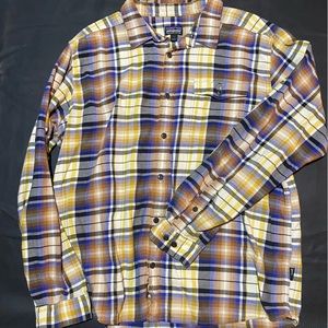 Patagonia light weight flannel size large men’s.